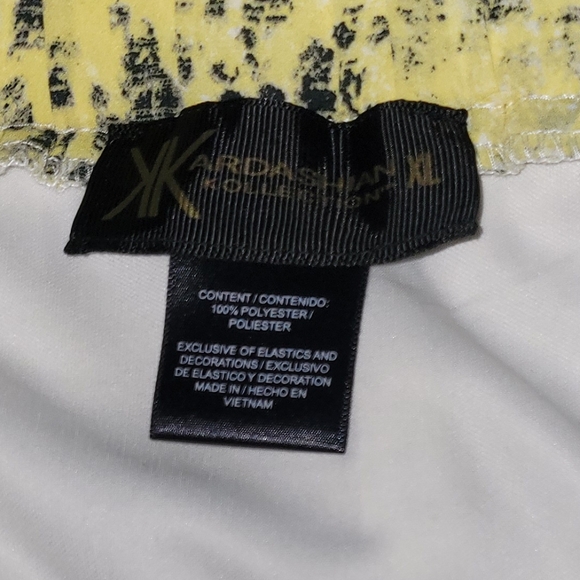 Kardashian Kollection brand maxi skirt. Size XL. Mini liner inside. Like new - Picture 6 of 8